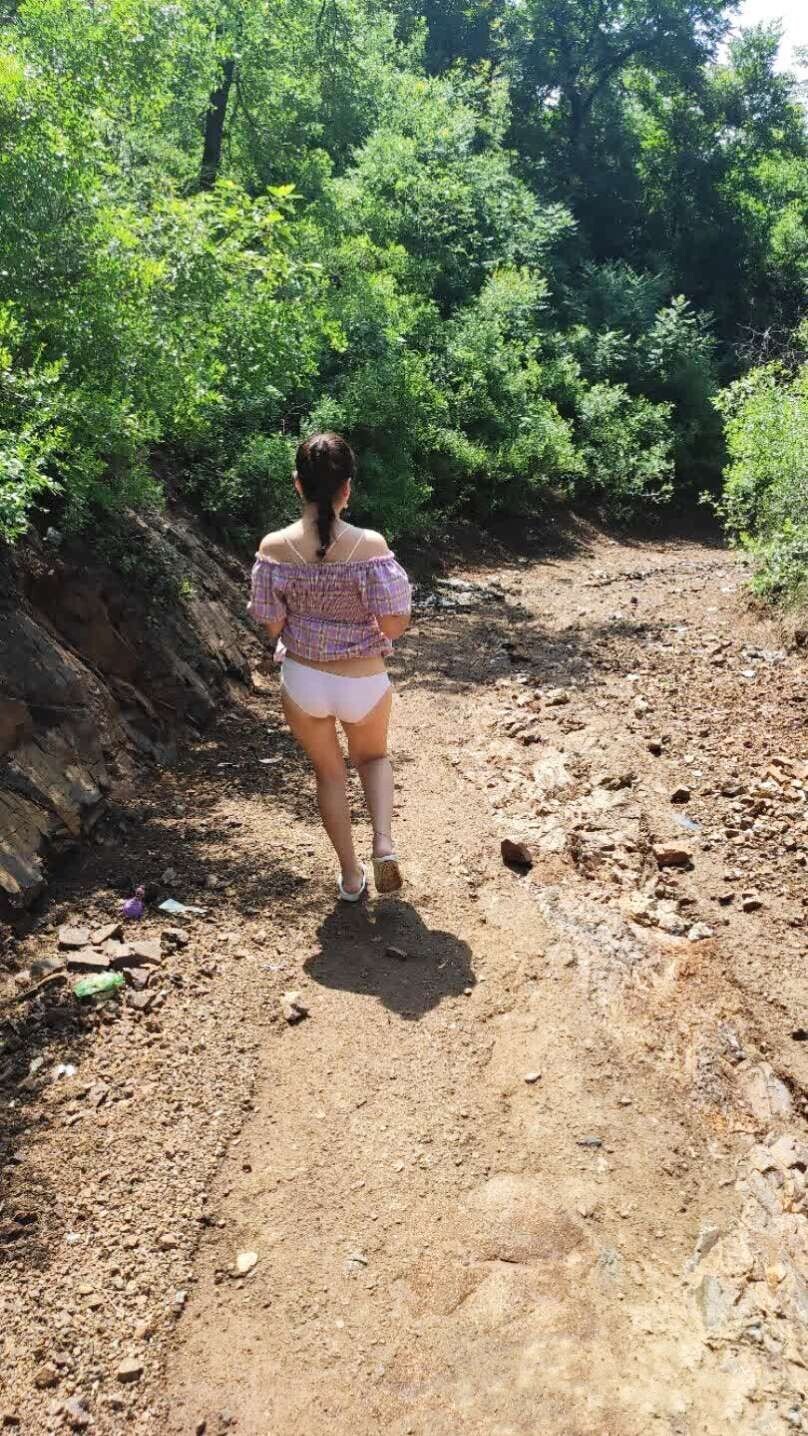 一组野外拍摄,不是一个人