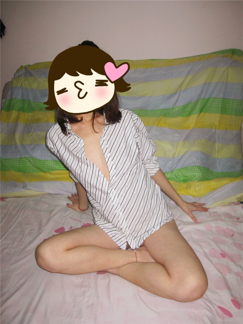 花样年华的长腿女友展示诱人的青春