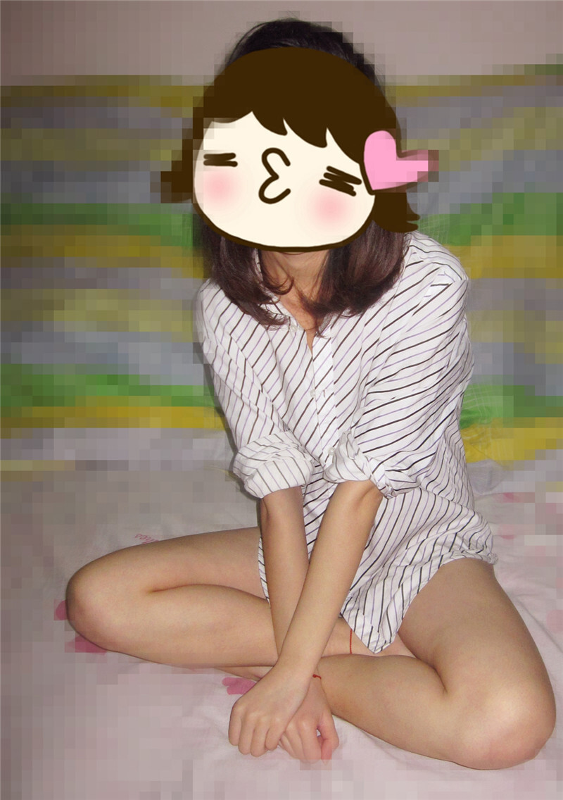 花样年华的长腿女友展示诱人的青春