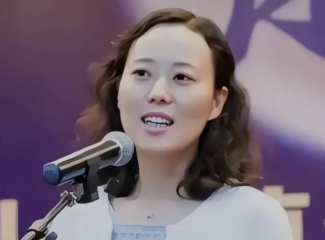 上海80后女贪官，独创开房式受贿，随身带安全套，被3个富商共享，你愿意操女贪官吗？