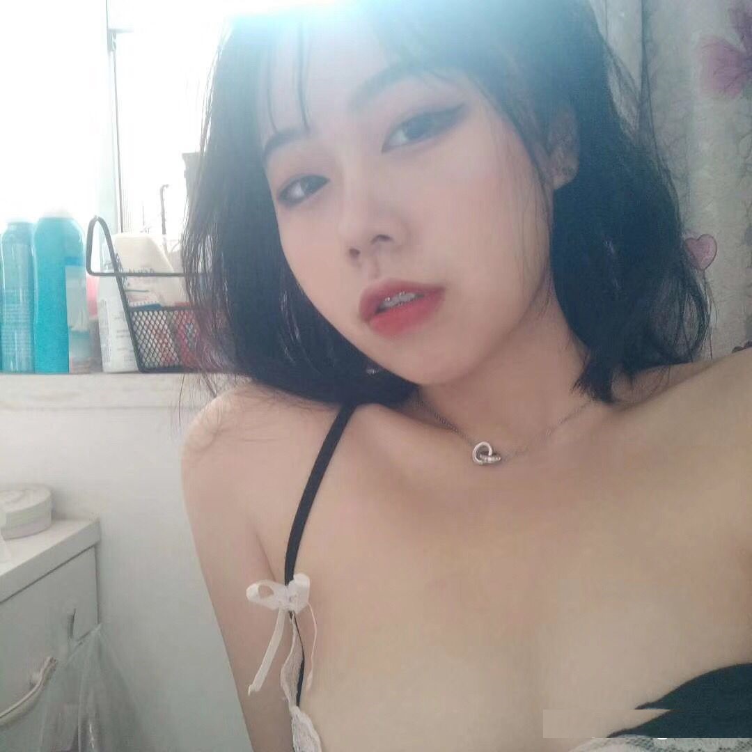 丰臀插入奶子吸起来爽死[20P]