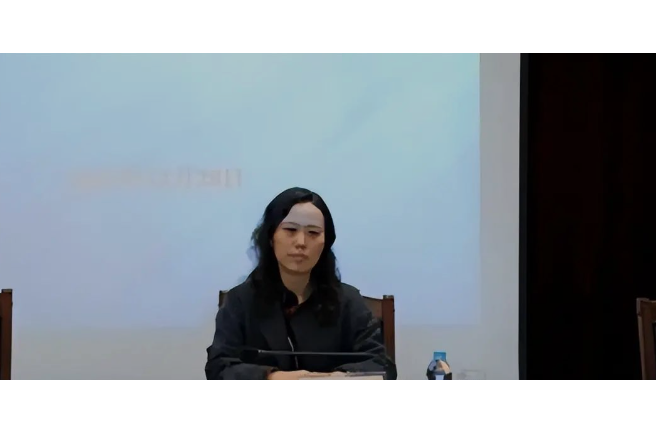 上海80后女贪官，独创开房式受贿，随身带安全套，被3个富商共享，你愿意操女贪官吗？