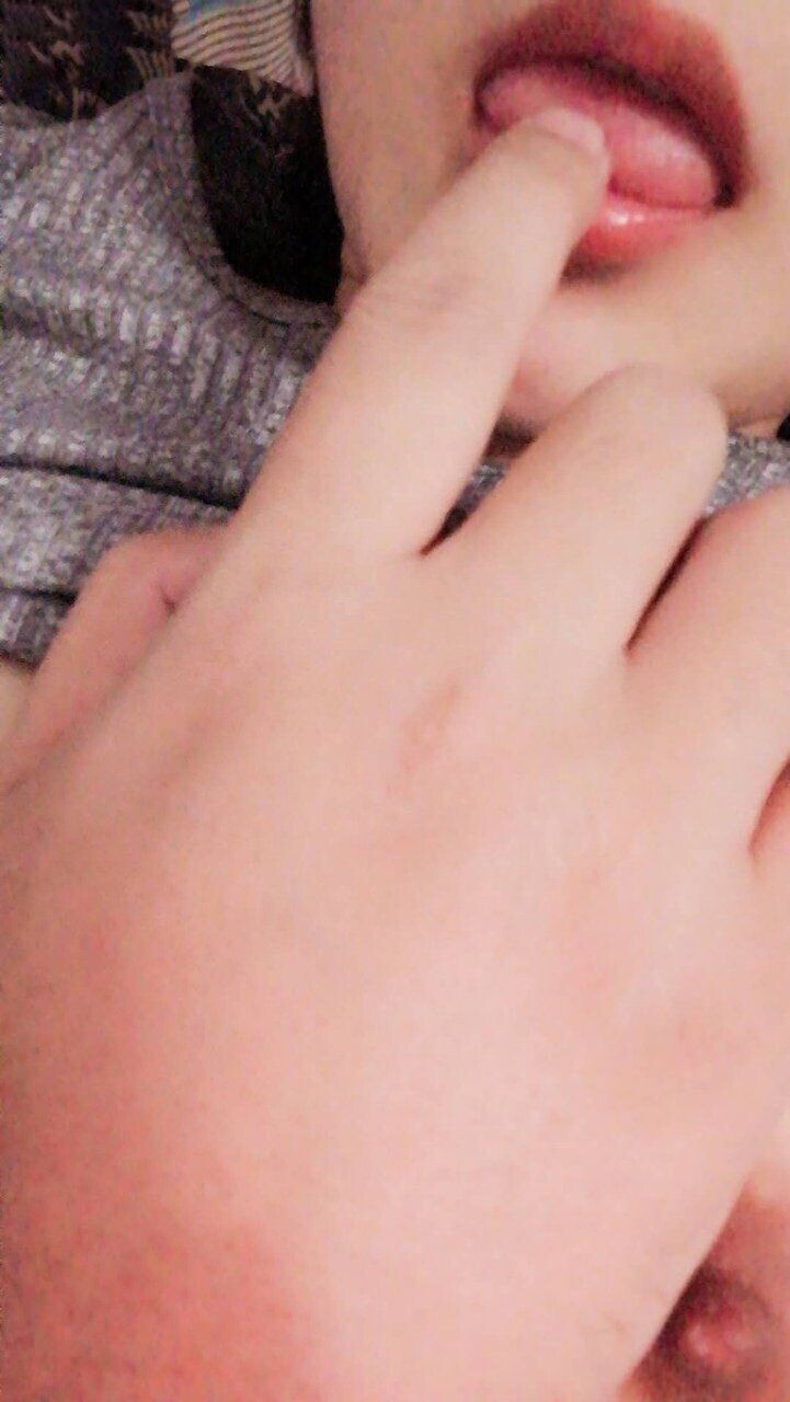 肤色白嫩的女人