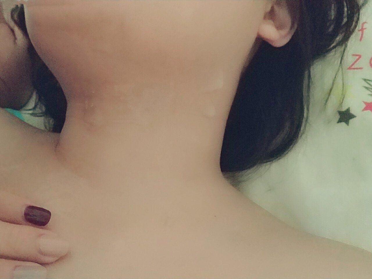 肤色白嫩的女人