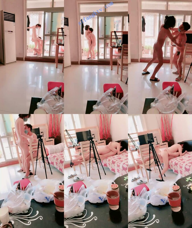 小夫妻阳台桌椅狗式，互舔爱爱，[小野猫儿]，居家淫乱，白嫩少妇的疯狂一刻好畅快，推荐！