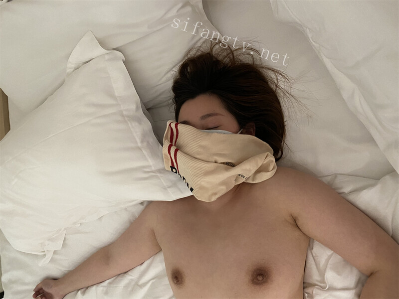 迷奸单位刚离婚的少妇 捆绑 翻眼 玩尿道 后入爽歪歪 后入的时候有点醒