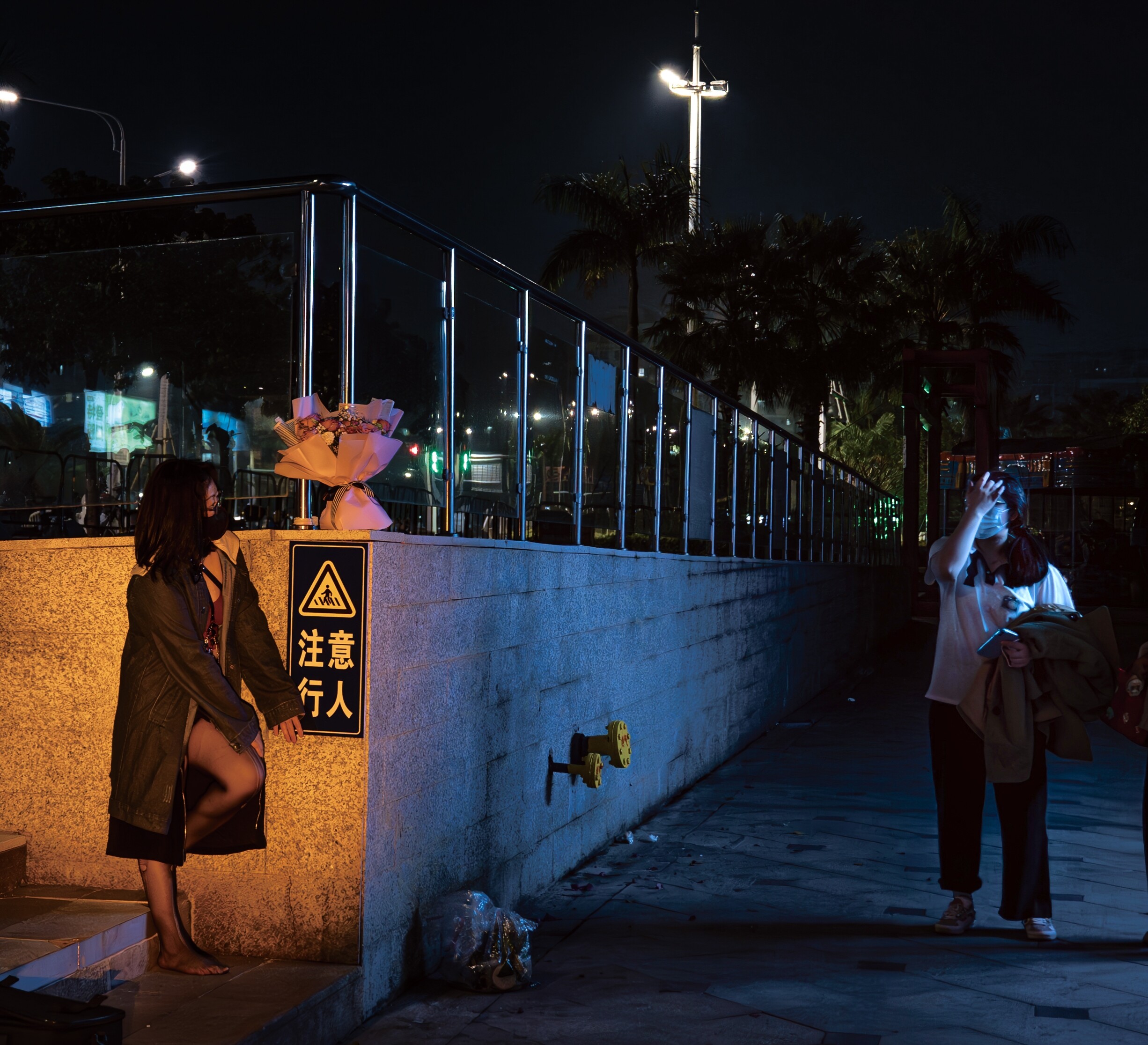 露出约拍之注意行人