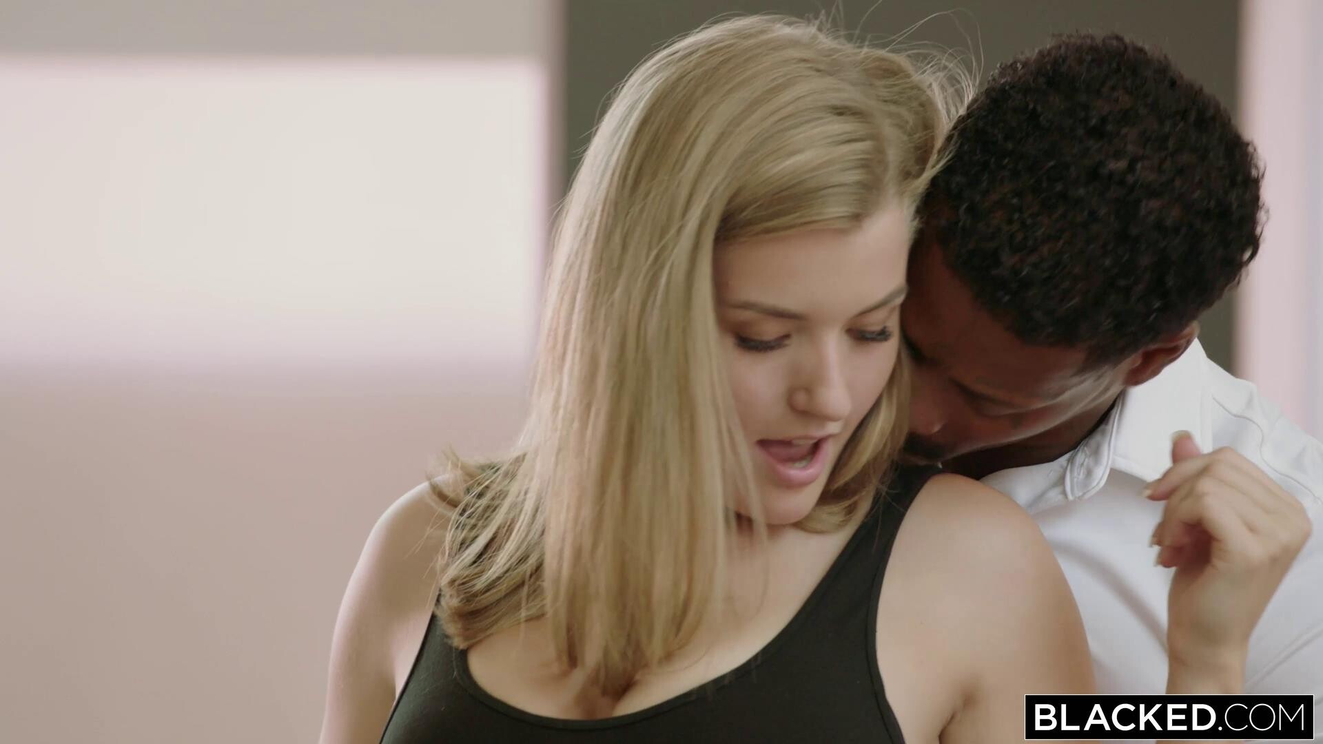 不服啊,龌龊黑鬼爆肏气质金发大洋马