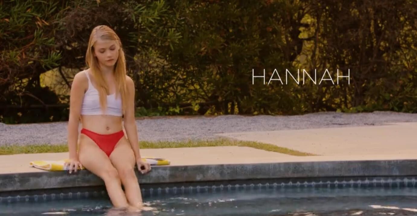 素颜极品嫩妹让大黑吊暴力插到抽搐