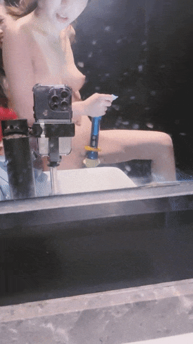 深更半夜的会所【KTV勾搭】直接包厢干00后嫩妹拿着话筒自慰下一个客人真倒霉