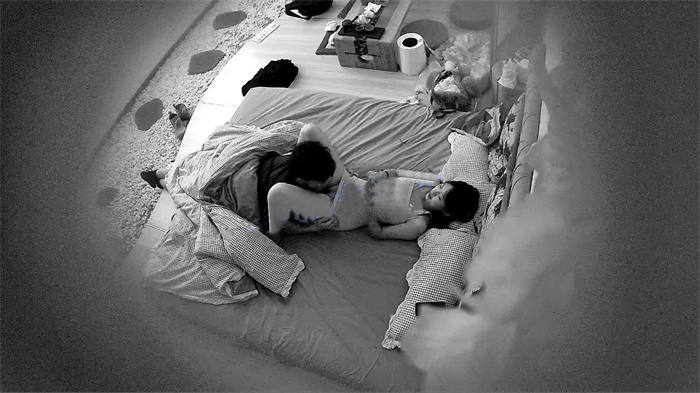 最新酒店偷拍！长得很漂亮9分高颜值的170CM高挑美腿萝莉和真炮友激烈打炮，美眉性欲强 敏感，水滋滋