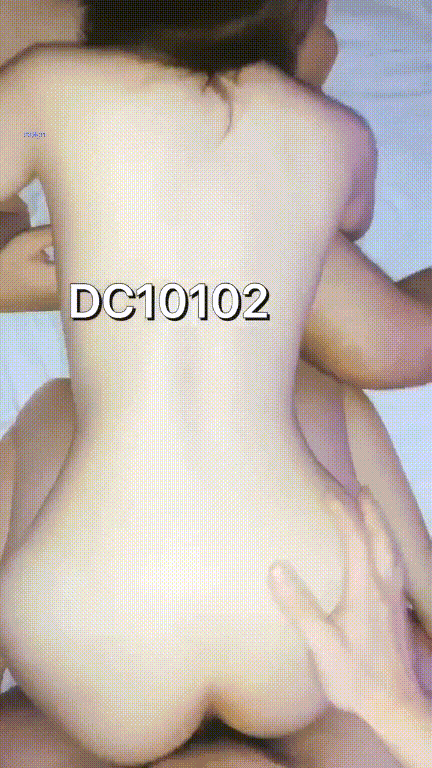 骚女里的天花板，推特极其淫荡骚妻订阅，蜜穴粉嫩3P露出道具紫薇高潮喷水不止