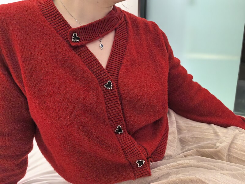 斯文的媳妇肥美鲍鱼到珠海旅行开房自拍结婚纪念日