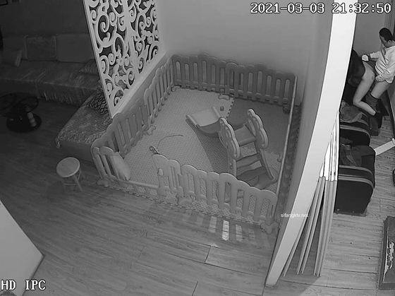 黑客破解摄像头偷拍河北某摄影店女老板 年纪30左右 在公司办公室与2名男子长达两年偷情记录