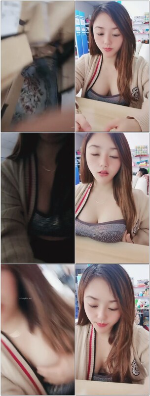 菜鸟驿站露出【快递小妹】取快递人来人往大尺度业主就在背后都敢露超刺激劲爆！