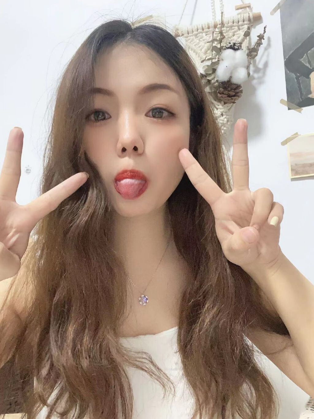 女友是护士，撮合我和她同时，怀疑这是个局啊