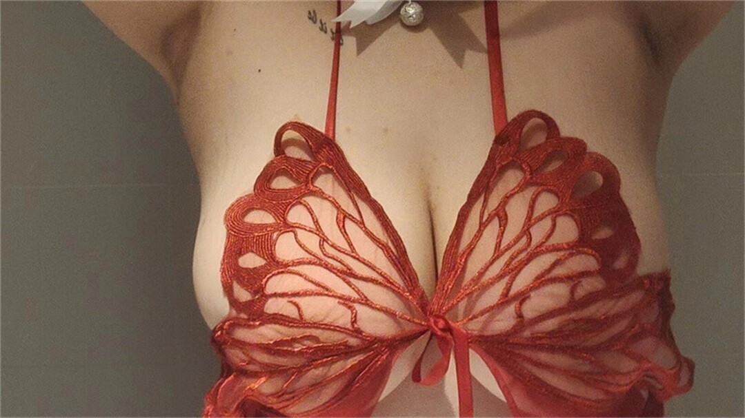 超级巨乳 白嫩妹子 粉逼巨乳 情趣插入 你不想来试试吗