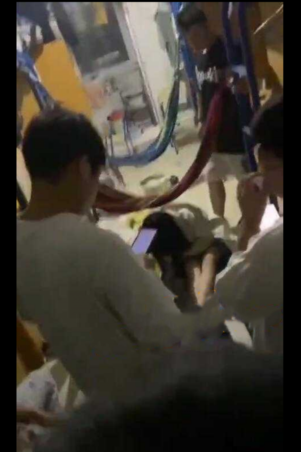 江西科技学院 两女生参与同学聚会 被灌醉后带回寝室6人L奸 现场视频曝光