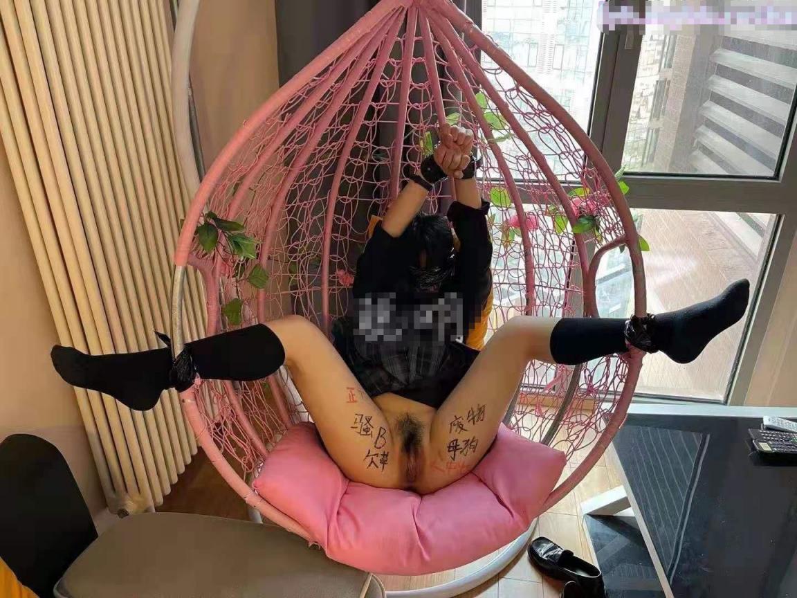 在外是别人眼中的女神 在主人面前就是一只欠调教的骚母狗，渴望被当成妓女一样狠狠羞辱