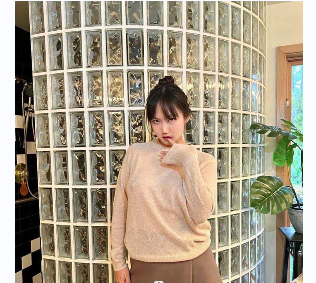 泸州大奶人妻少妇出轨 和炮友户外露出 到处展示自己的大奶 在酒店做爱视频流出