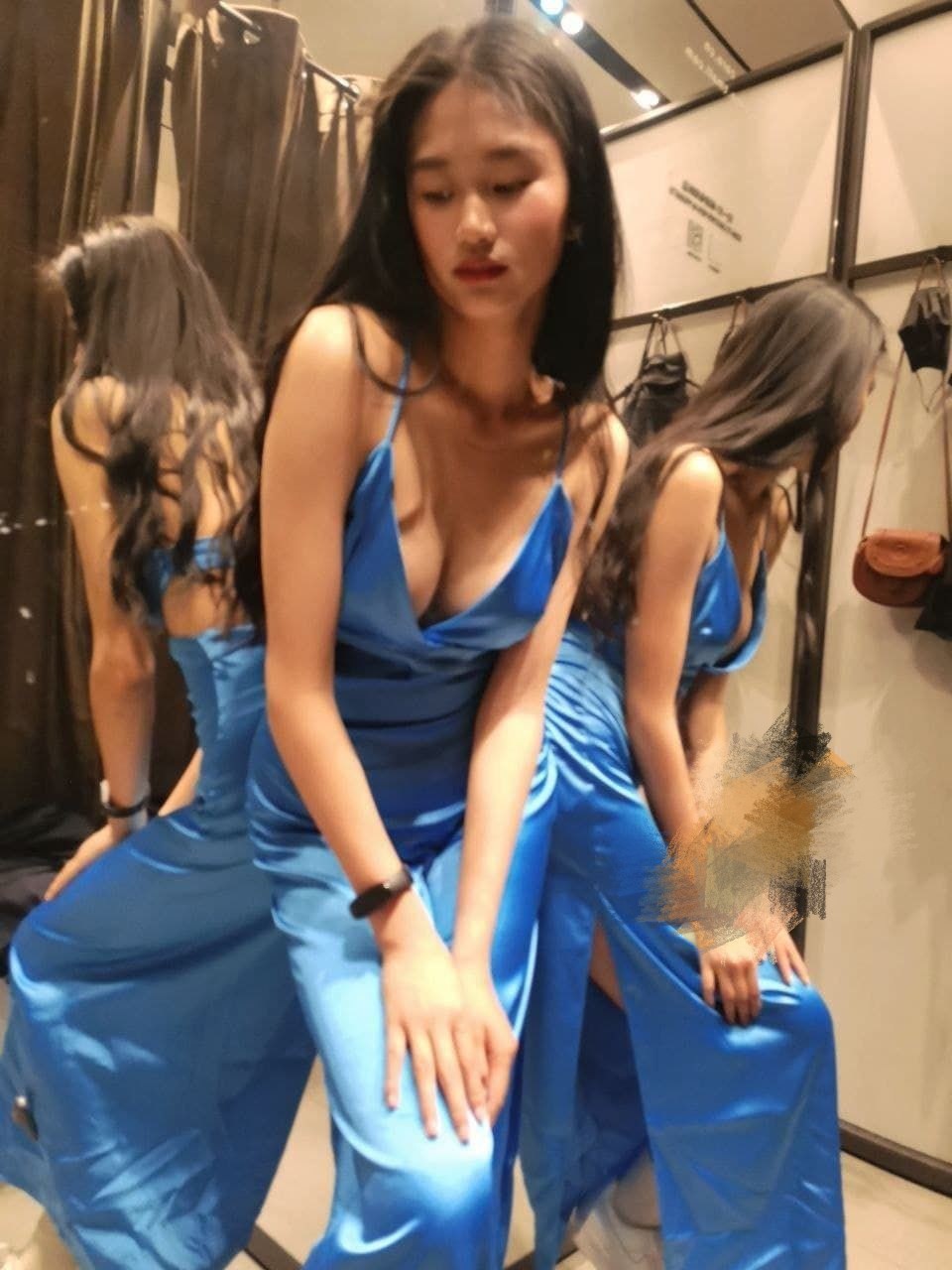 重庆出差的时候在某探上约到的妹子 约出来玩完就带回酒店了 可以舔屁眼舔脚