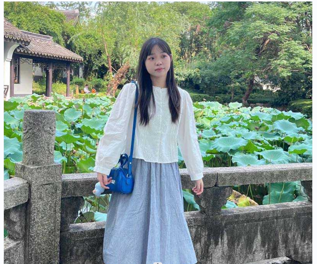 四川南充女教师 张海英 被开发成母狗 三洞已开一线天馒头逼 身材真是极品啊！