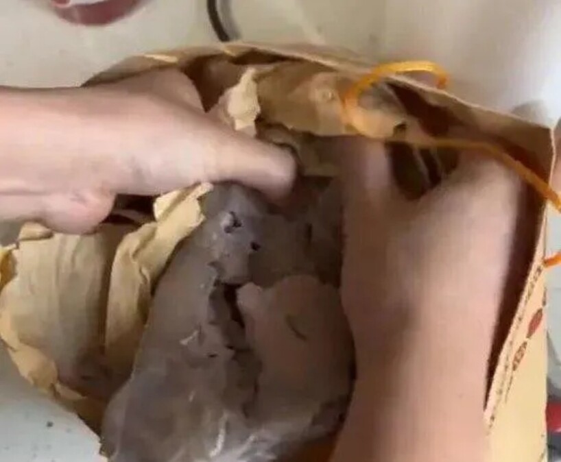 “叫花鸡里没有鸡” 店主现身，面对镜头一脸真诚地道歉！赔偿1000元！