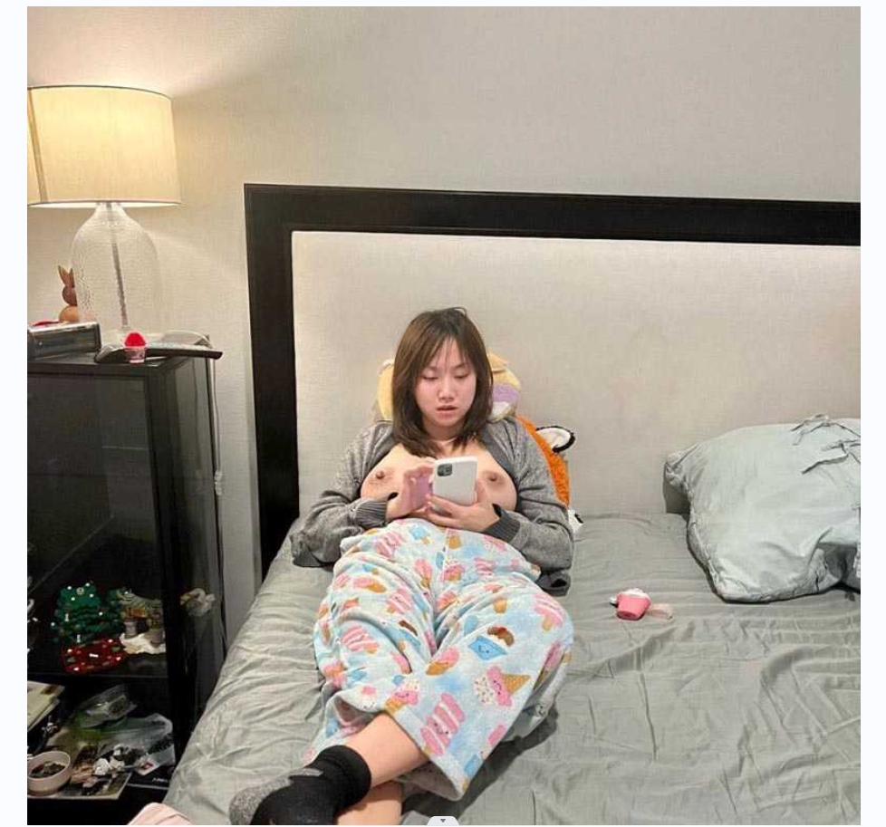 泸州大奶人妻少妇出轨 和炮友户外露出 到处展示自己的大奶 在酒店做爱视频流出