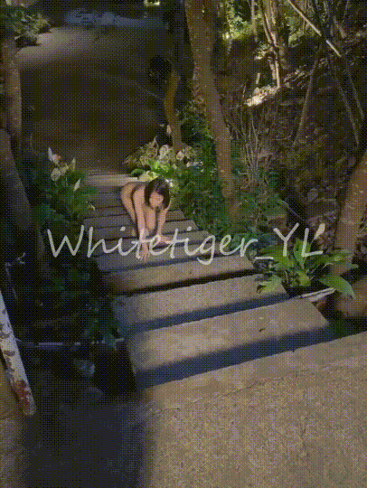 你的女神有钱人的母狗~推特清纯系可爱治愈小美女WHITE私拍~调教露出紫薇啪啪