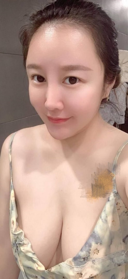 我的八字奶骚妻!上海已婚少妇 陈燕华 现在都已经喂不饱她 到了坐地能吸土的年纪又该如何呢