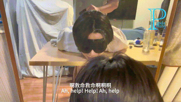 淫荡小骚货带着肛塞健身被发现，被带上项圈狗链按倒镜子前爆操，彻底沦为爸爸的性奴母G