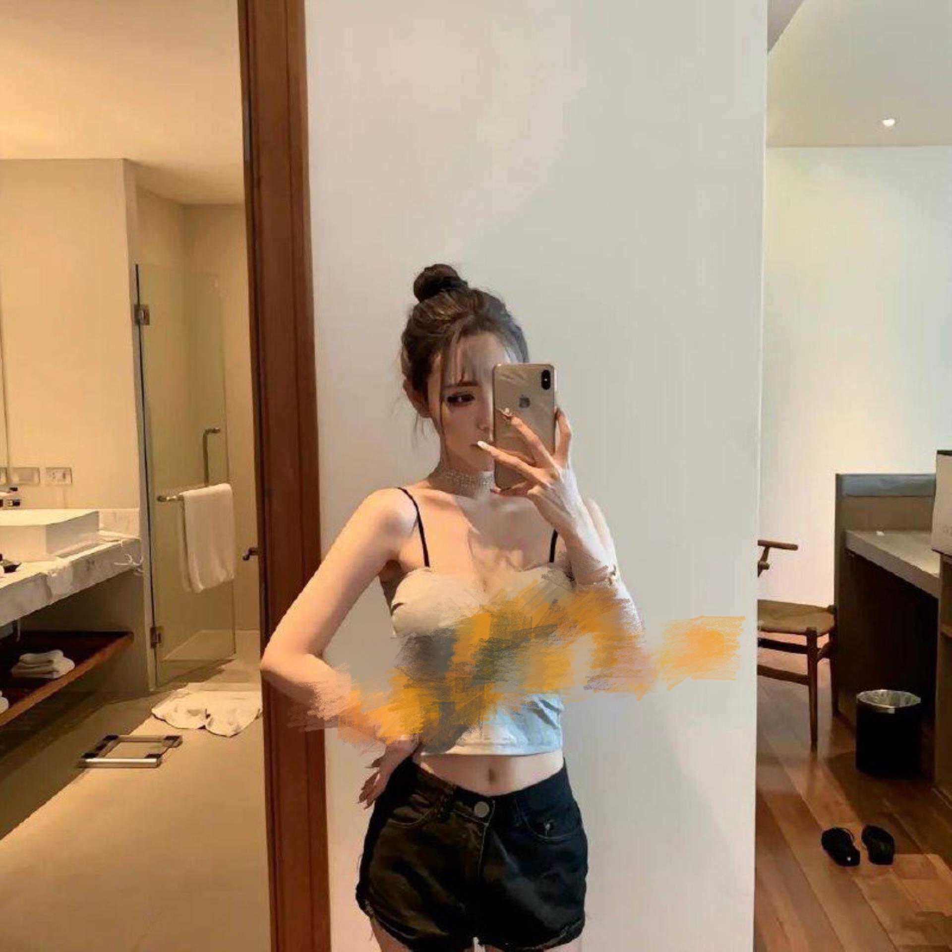 曝光上海浦东反差婊 李思彤 下海做高端伴游 被金主爸爸无情的调教！