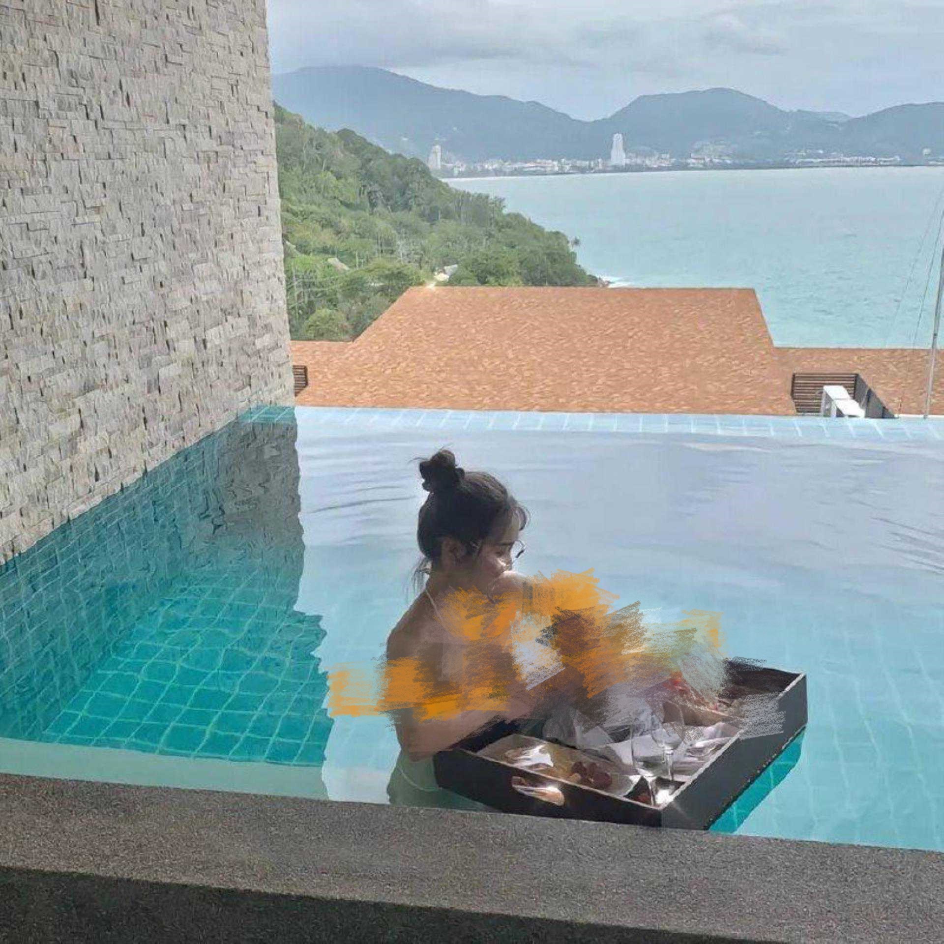 曝光上海浦东反差婊 李思彤 下海做高端伴游 被金主爸爸无情的调教！