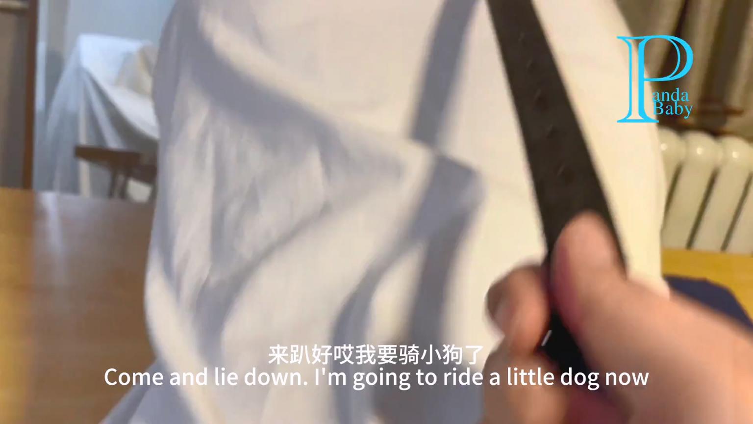 淫荡小骚货带着肛塞健身被发现，被带上项圈狗链按倒镜子前爆操，彻底沦为爸爸的性奴母G