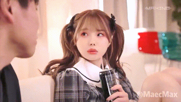 婷婷玉立的邻家小妹妹 每次都会主动掰开小嫩穴跟屁股好让肉棒插得更深! 且很认真享受插入 少女颜值爱了