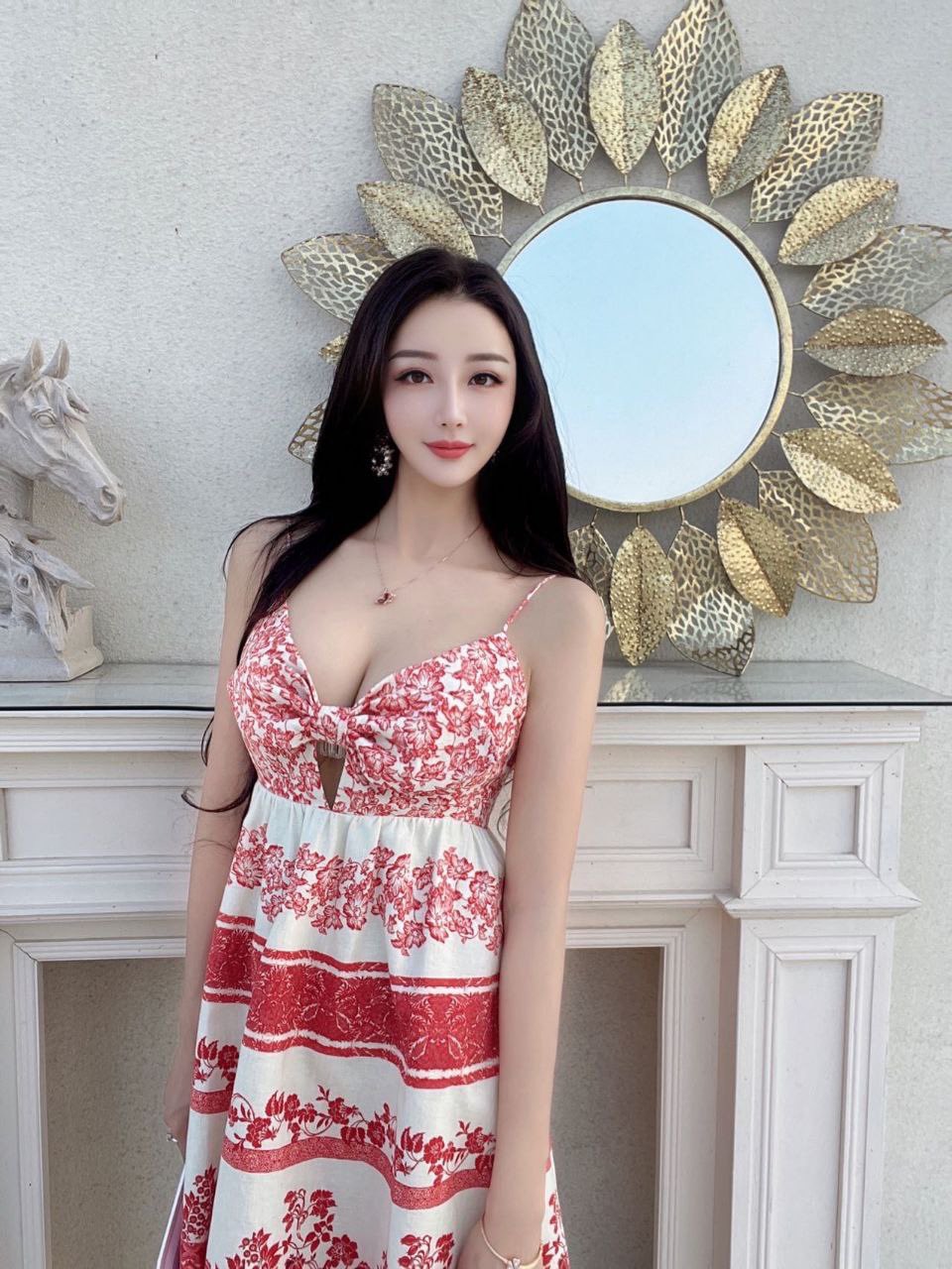 人前淑女 人后淫荡 这算是反差么？一线天白皙高冷御姐，极品身材中出，腰部没一点赘肉，在安全通道轮奸