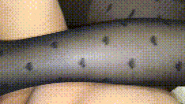 哦哦嗯嗯爸爸给我打针针，爸爸快来干我，快进来，好多水水，好多水呀，唔呜~~职校小萝莉，声音很好听