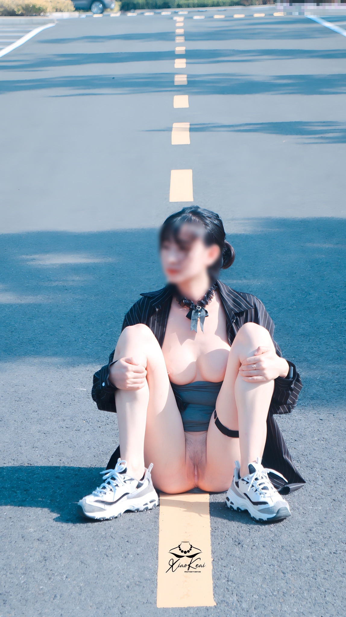 胆子大一点 给炎热的夏天带来一丝清凉 野战 射嘴里 内射 和大奶美女来到郊外回归自然不错的选择