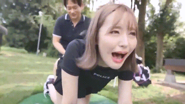 胆子大一点 给炎热的夏天带来一丝清凉 野战 射嘴里 内射 和大奶美女来到郊外回归自然不错的选择