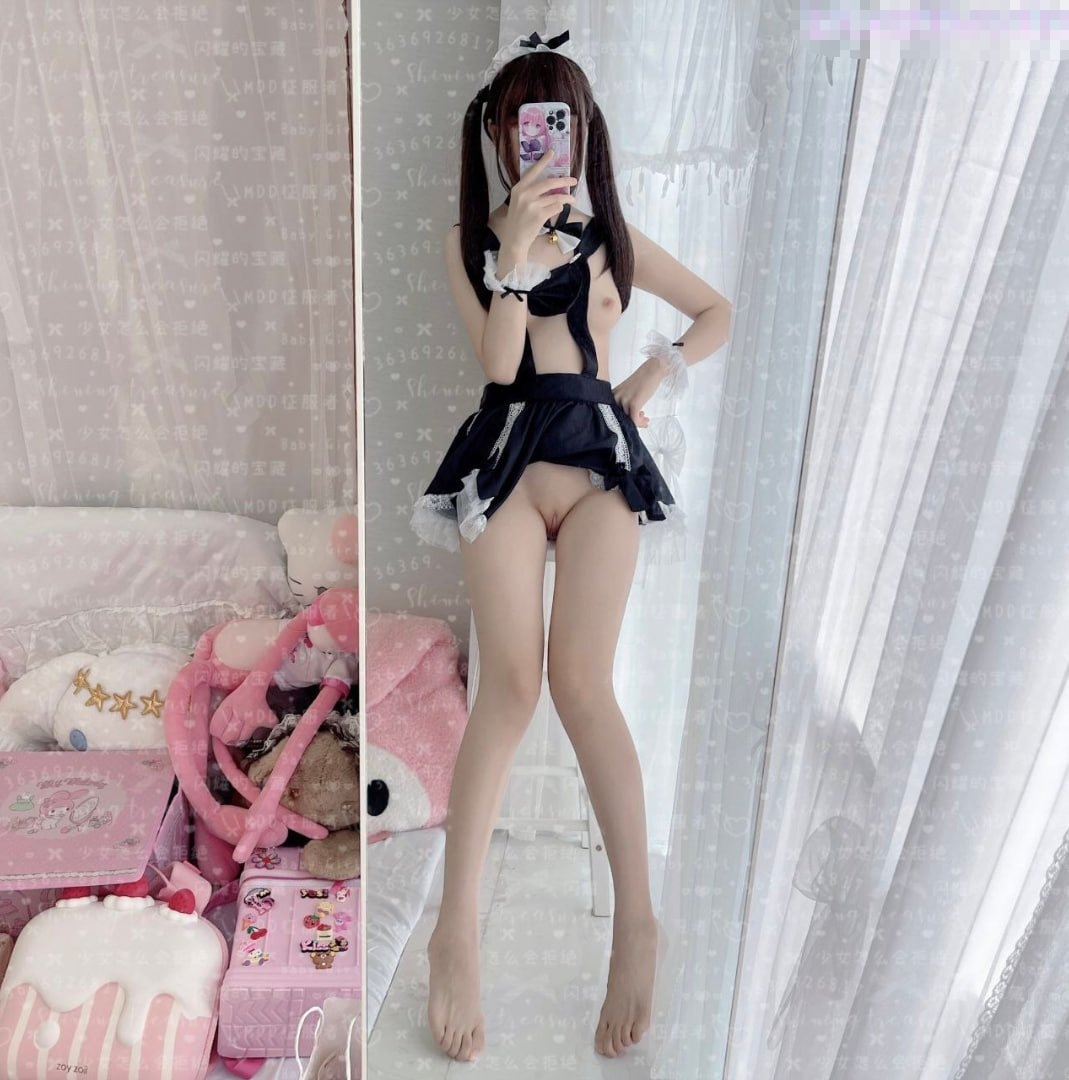 Lo娘服 小白袜 你心动吗 看看二次元洛丽塔少女的汉服诱惑 双视角看看小鹿怎么把自己的小骚穴给干喷的