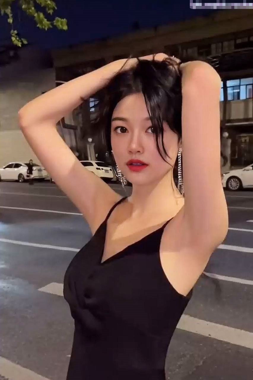 哦哦嗯嗯爸爸给我打针针，爸爸快来干我，快进来，好多水水，好多水呀，唔呜~~职校小萝莉，声音很好听