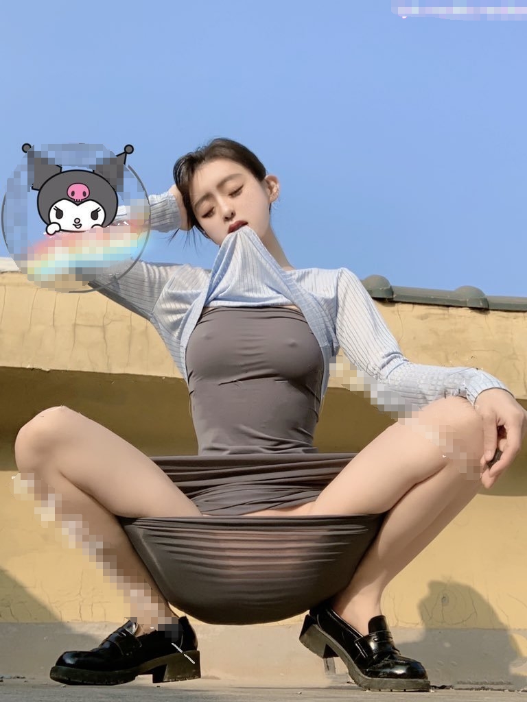 越来越喜欢被抱着操了 哥哥好有力量 频率也好快 逼要被干烂了 又挨操 又要录 还得告诉哥哥该怎么插我