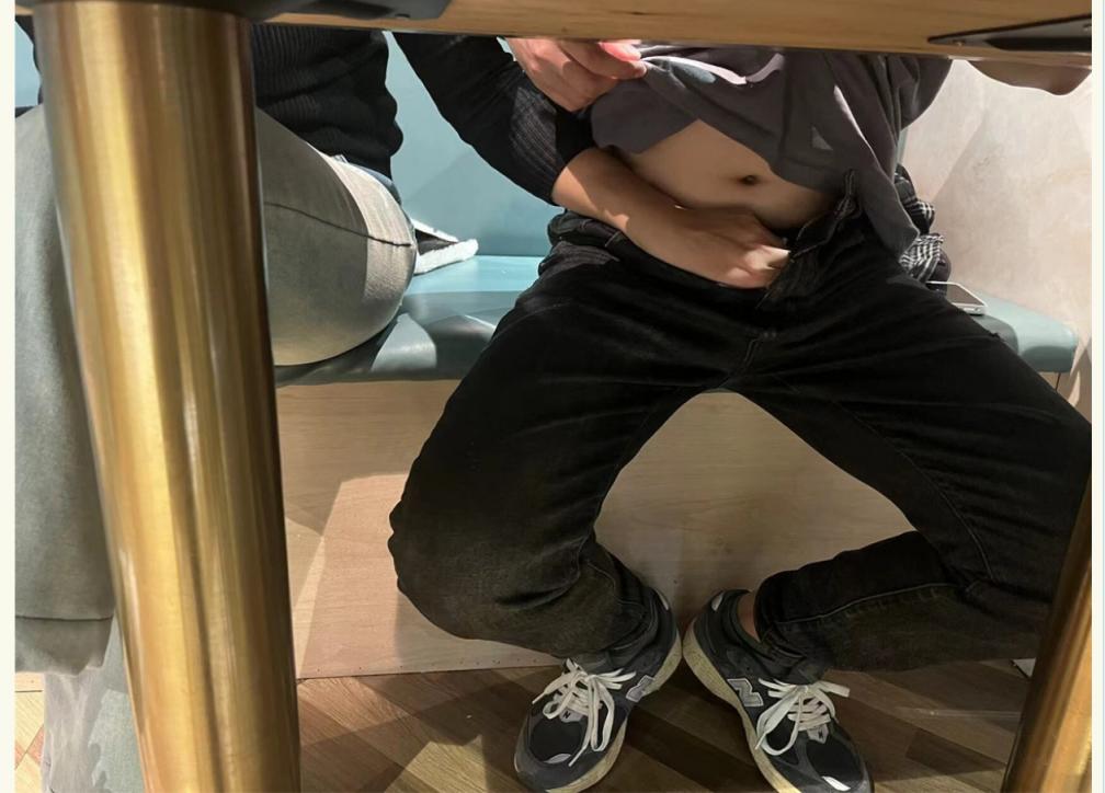 坐标广东佛山【良家夫妻约单男】外表斯文戴着眼镜的嫂子在床上好骚好淫荡