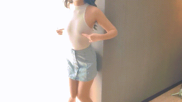 美貌清纯女神的另一面 给男友戴绿帽 小穴正被大鸡巴操着被男友电话查岗 不敢呻吟，紧张刺激