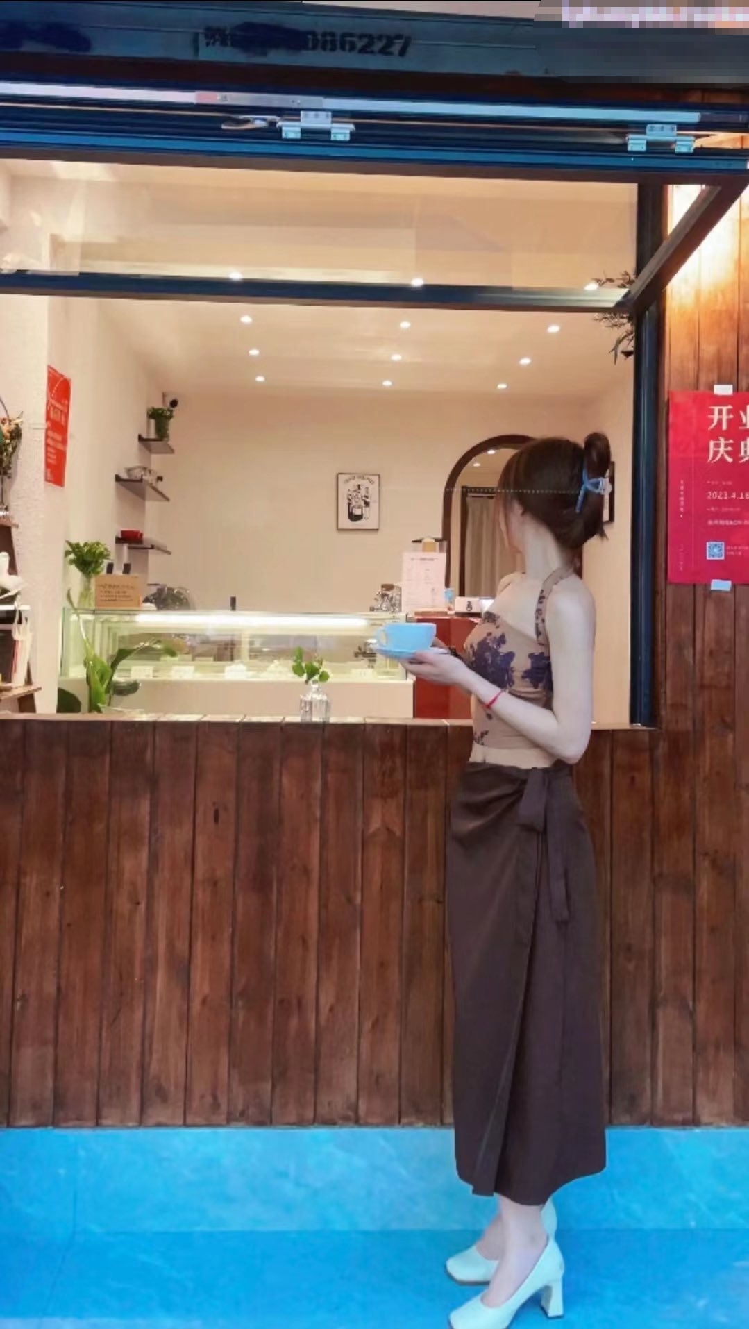 让老婆穿好黑丝给单男试试威力 看著老婆一阵阵高潮 绿帽男友边撸管边看黑丝女友被单男操到高潮