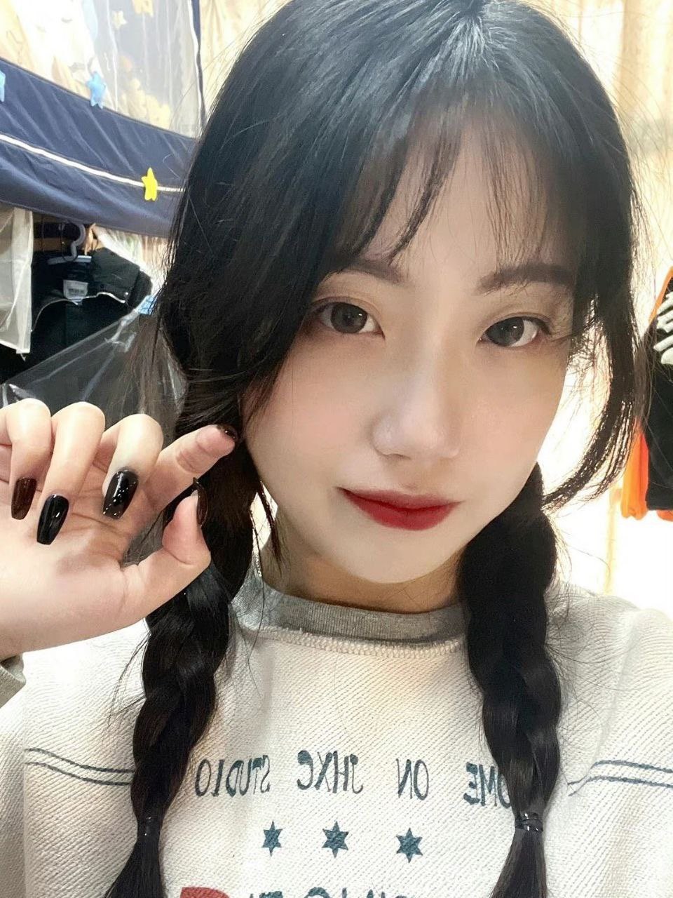 白天在学校是乖学生 晚上在家是小母狗 娇小可爱妹子 奶油肌肤!纯欲系少女!无套中出内射!