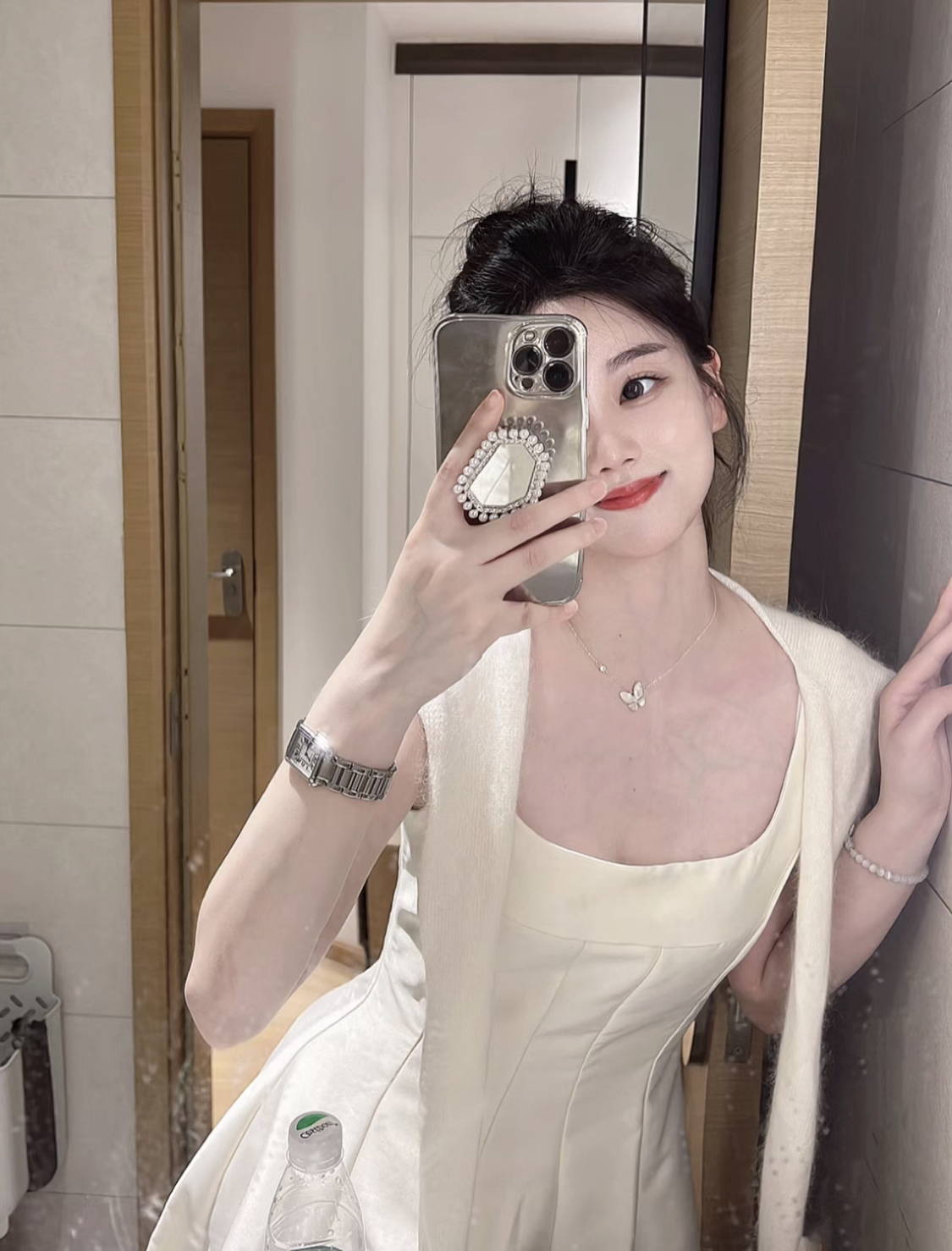 极品黑丝高跟鞋OL性感制服，满足一切幻想，美女白领下班后被老板留下在公司啪啪 顶级反差