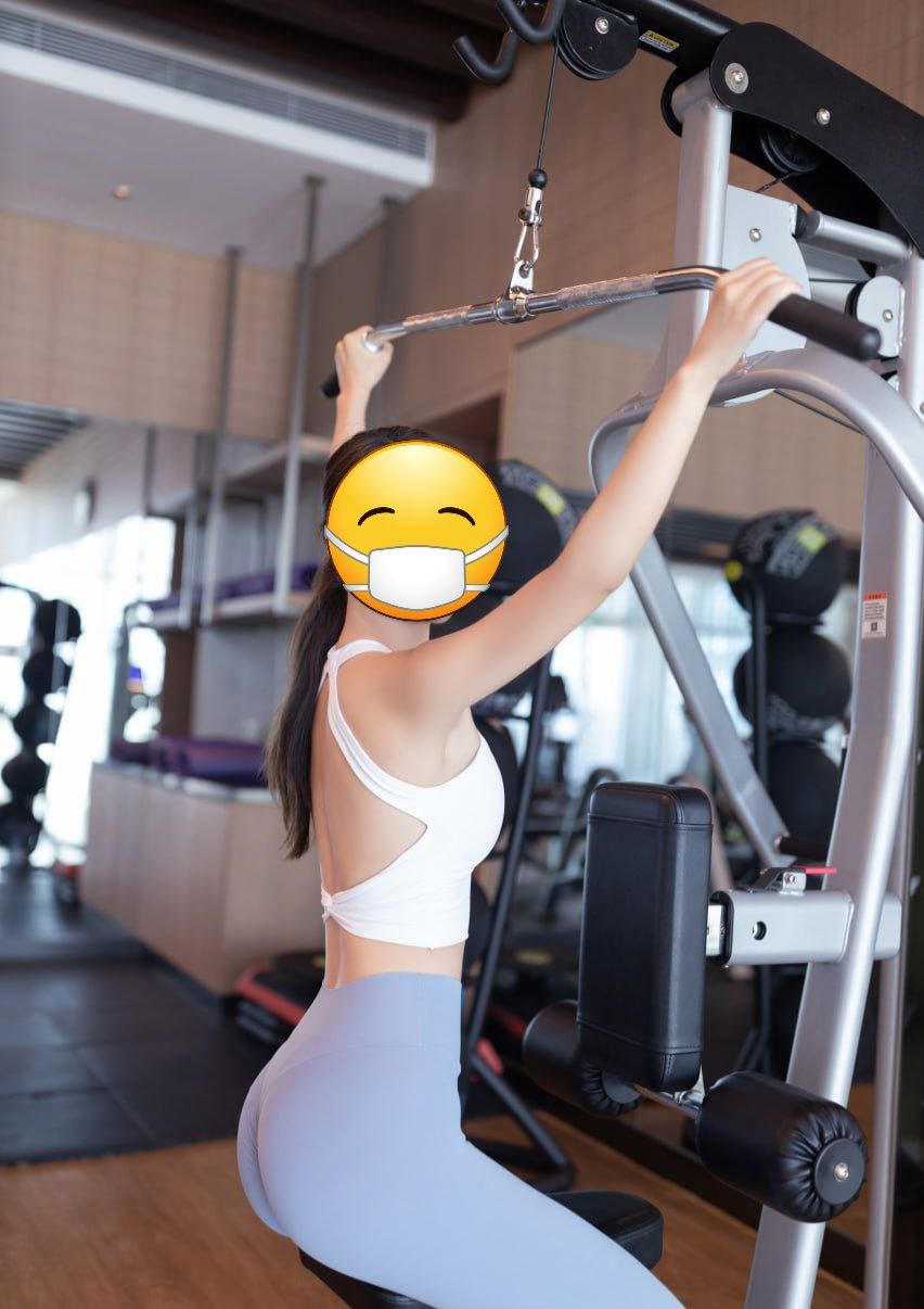 灌醉美女邻居 新作 女邻居穿上情趣内衣太有魅力了 简直比妓女还要风骚内部版本