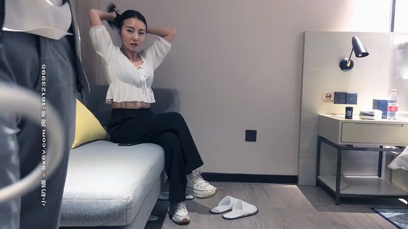 3000一炮【太子探花】外围女神瑜伽教练兼职脸蛋身材无一处不高分，狂草水多物有所值