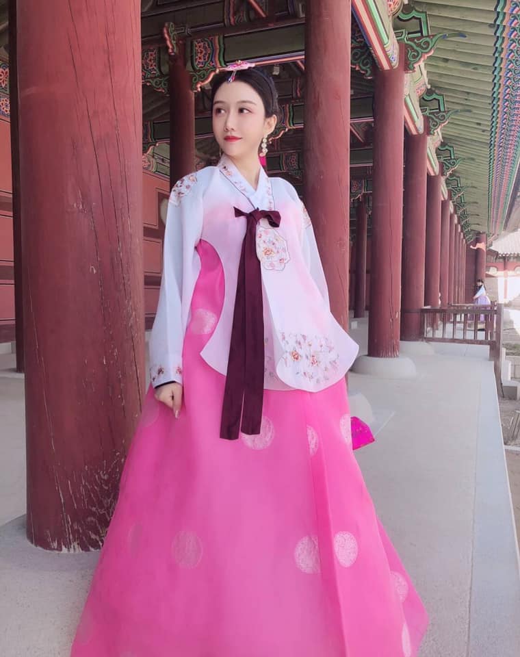 重点大学大奶女神级别清纯校花【李X娅】与男友露脸各种性爱自拍流出~已调教成纯纯的骚母G了